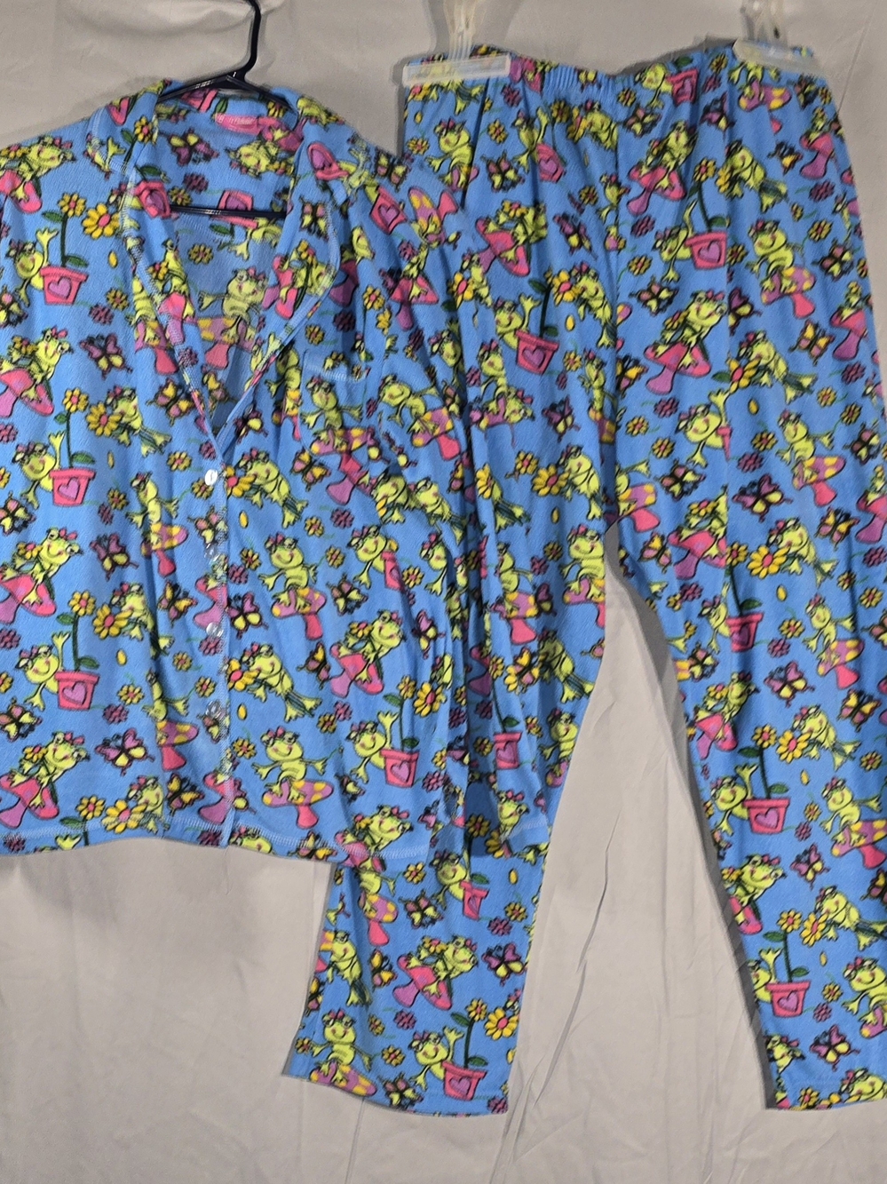 Women’s Blue Frog-Print Pajama Set with Pink & Green Accents